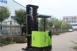 三向電動叉車是窄通道高效作業(yè)的福星！