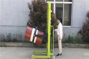 手動油桶搬運堆高車在使用中會出現(xiàn)哪些問題？如何快速解決？