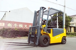 如何給長(zhǎng)時(shí)間不用的3噸電動(dòng)叉車(chē)充電？