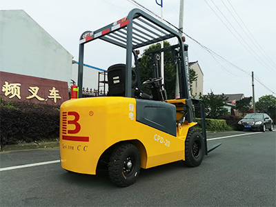 電動(dòng)叉車(chē)